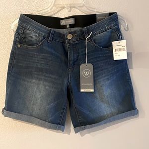 Wit & Wisdom Absolution shorts - size 6